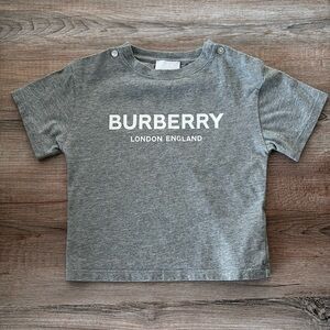 Like new Burberry T-shirt